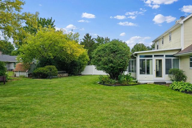 1757 SUNNYSIDE LANE, De Pere, WI 54115