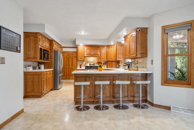 1757 SUNNYSIDE LANE, De Pere, WI 54115