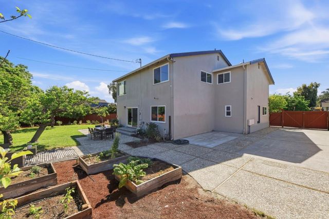 2957 Taper Avenue, Santa Clara, CA 95051