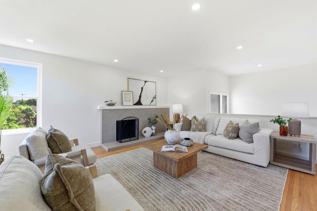 2957 Taper Avenue, Santa Clara, CA 95051