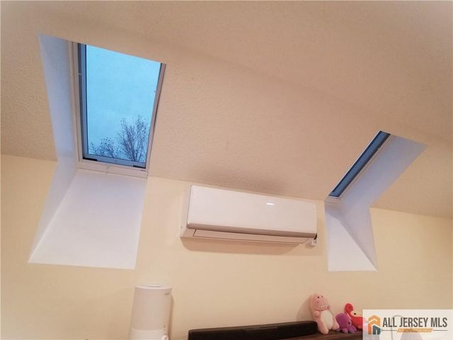 53 Regal Drive, South Brunswick, NJ 08852