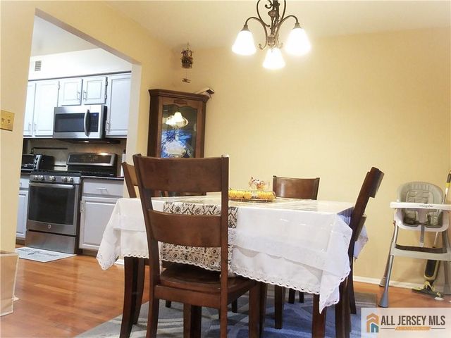 53 Regal Drive, South Brunswick, NJ 08852