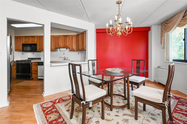 680 W Boston Post Road 3A, Mamaroneck, NY 10543