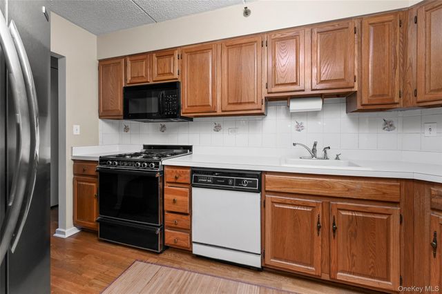 680 W Boston Post Road 3A, Mamaroneck, NY 10543