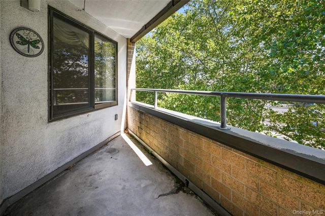 680 W Boston Post Road 3A, Mamaroneck, NY 10543