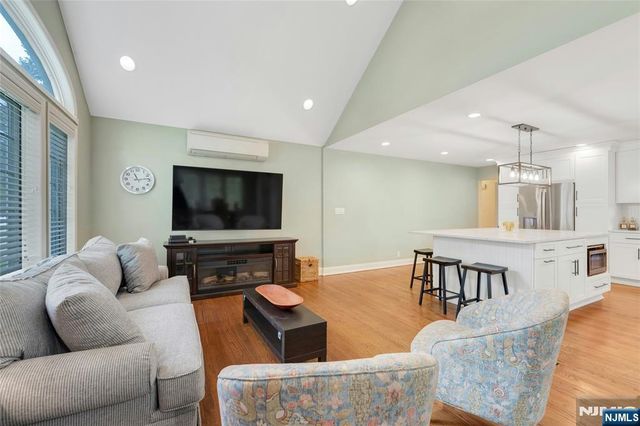 631 Cooper Avenue, Oradell, NJ 07649