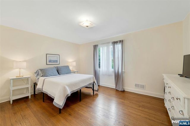 631 Cooper Avenue, Oradell, NJ 07649