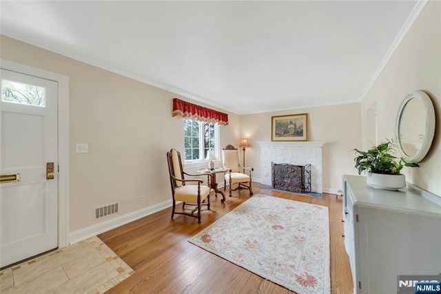 631 Cooper Avenue, Oradell, NJ 07649