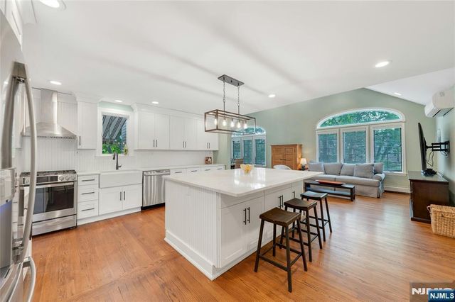 631 Cooper Avenue, Oradell, NJ 07649