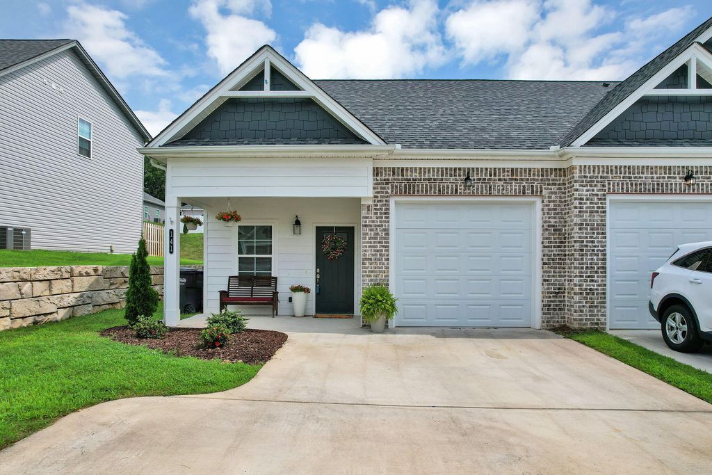 141 Bellingham Cove NE, Cleveland, TN 37312