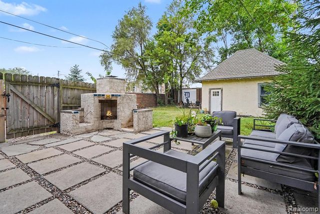 1 Kensington Boulevard, Pleasant Ridge, MI 48069