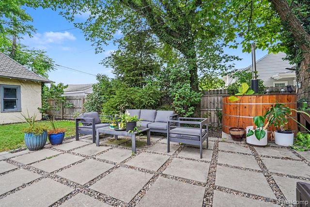 1 Kensington Boulevard, Pleasant Ridge, MI 48069