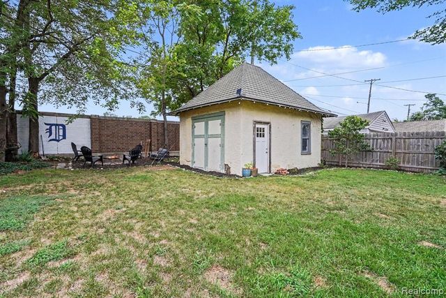 1 Kensington Boulevard, Pleasant Ridge, MI 48069