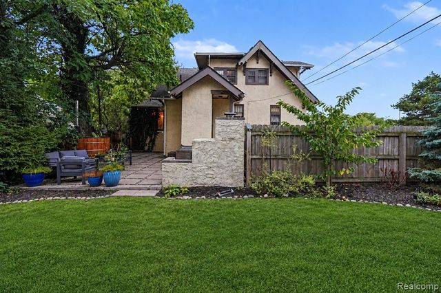 1 Kensington Boulevard, Pleasant Ridge, MI 48069