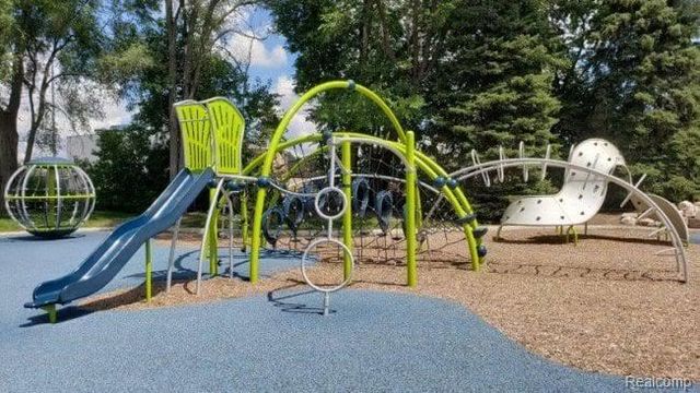 1 Kensington Boulevard, Pleasant Ridge, MI 48069