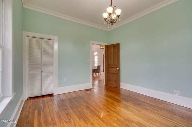 826 Polk Avenue, Johnson City, TN 37604