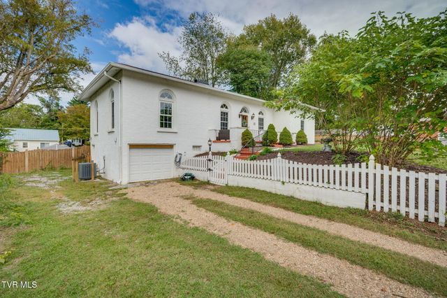 826 Polk Avenue, Johnson City, TN 37604