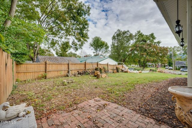 826 Polk Avenue, Johnson City, TN 37604
