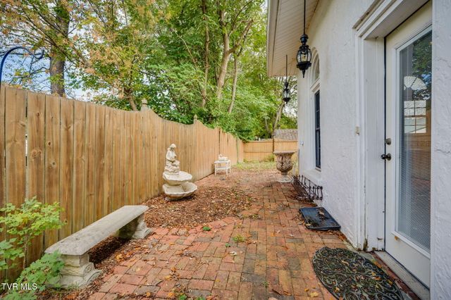 826 Polk Avenue, Johnson City, TN 37604