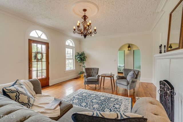 826 Polk Avenue, Johnson City, TN 37604