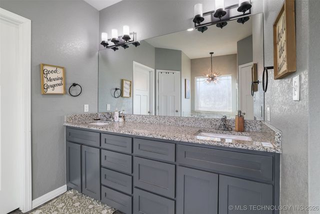 543 W Edgewood, Durant, OK 74701