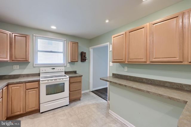 138 CREST AVE, Lancaster, PA 17602
