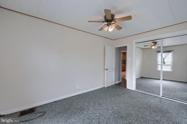 138 CREST AVE, Lancaster, PA 17602