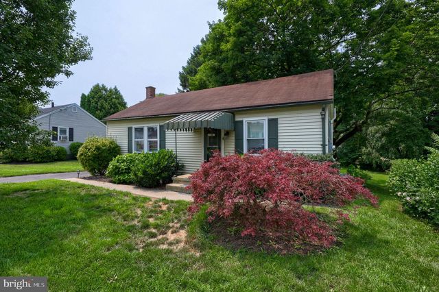 138 CREST AVE, Lancaster, PA 17602