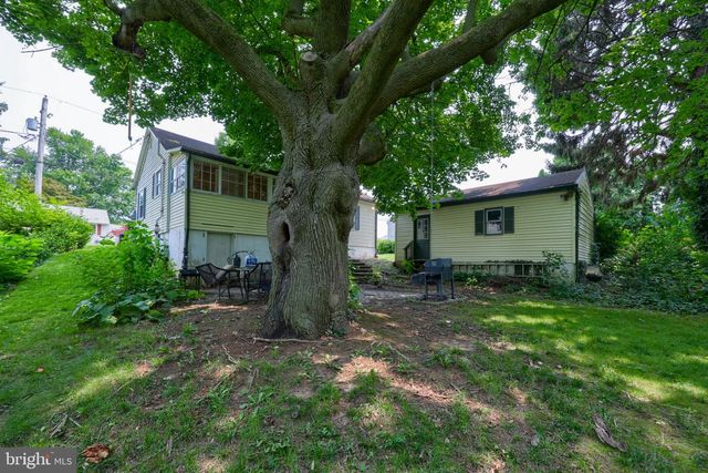 138 CREST AVE, Lancaster, PA 17602