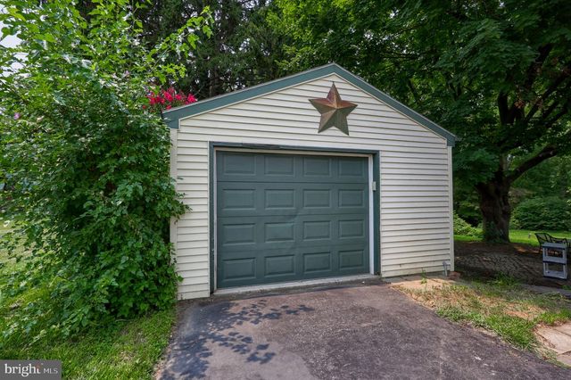 138 CREST AVE, Lancaster, PA 17602