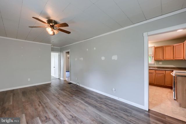 138 CREST AVE, Lancaster, PA 17602