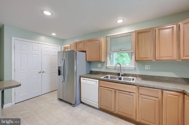 138 CREST AVE, Lancaster, PA 17602