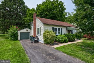138 CREST AVE, Lancaster, PA 17602