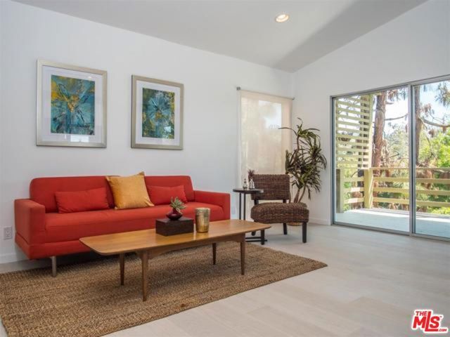 838 N Las Casas Avenue, Los Angeles, CA 90272
