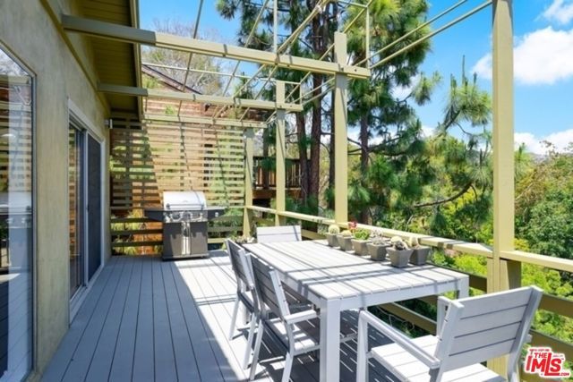 838 N Las Casas Avenue, Los Angeles, CA 90272