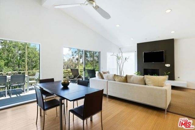 838 N Las Casas Avenue, Los Angeles, CA 90272
