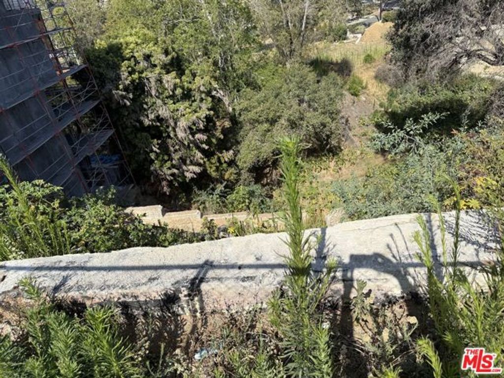838 N Las Casas Avenue, Los Angeles, CA 90272