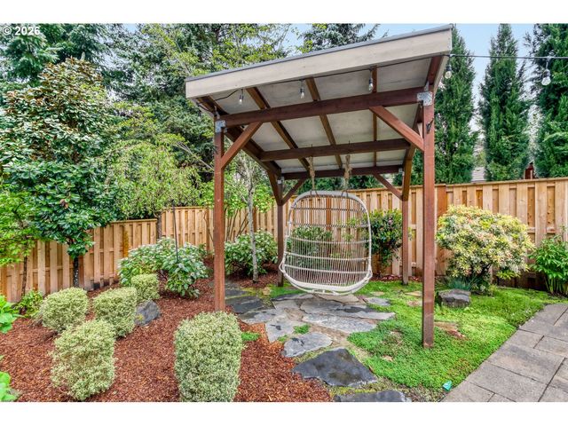 13879 Nw THOMPSON Rd, Portland, OR 97229