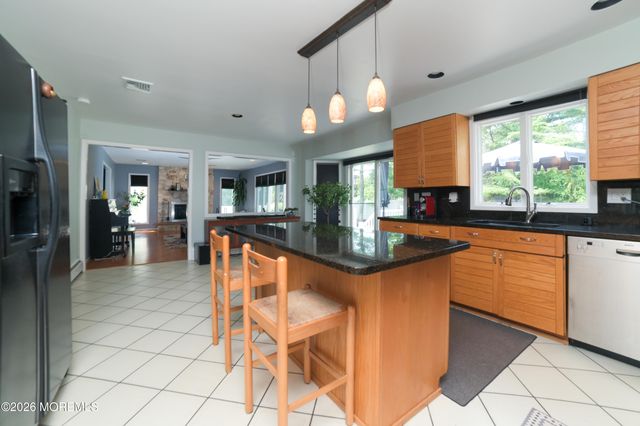 10 Mitchell Court, Marlboro, NJ 07746