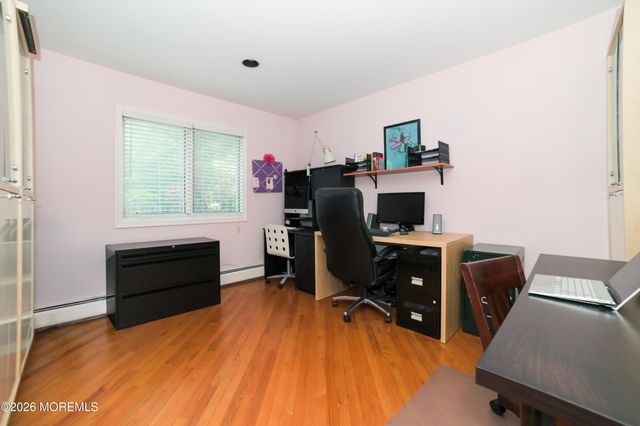 10 Mitchell Court, Marlboro, NJ 07746