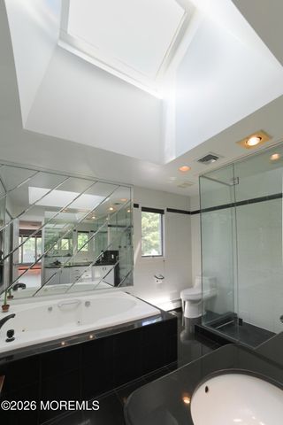 10 Mitchell Court, Marlboro, NJ 07746