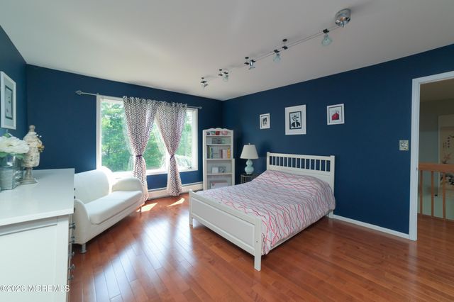 10 Mitchell Court, Marlboro, NJ 07746