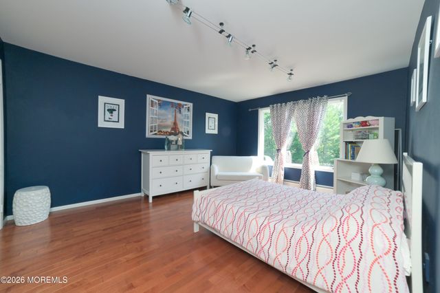 10 Mitchell Court, Marlboro, NJ 07746