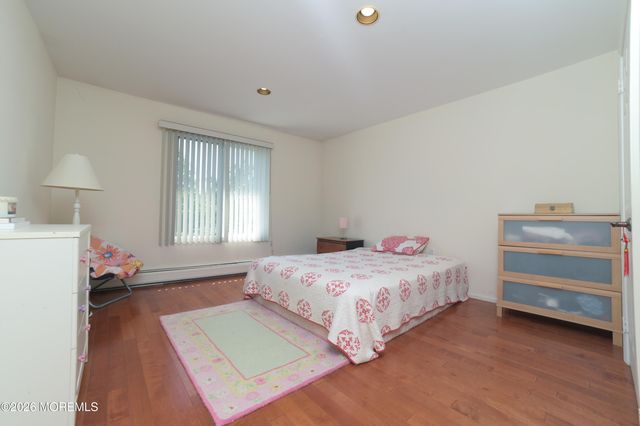 10 Mitchell Court, Marlboro, NJ 07746