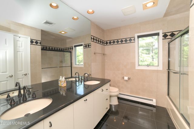 10 Mitchell Court, Marlboro, NJ 07746