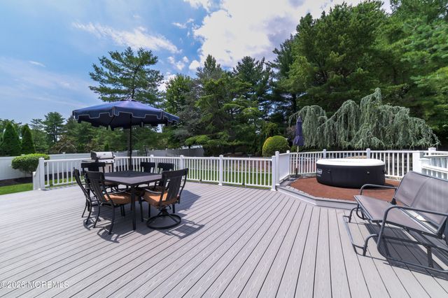 10 Mitchell Court, Marlboro, NJ 07746