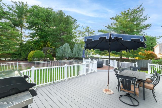 10 Mitchell Court, Marlboro, NJ 07746