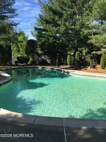 10 Mitchell Court, Marlboro, NJ 07746