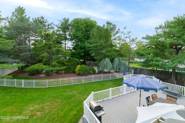 10 Mitchell Court, Marlboro, NJ 07746