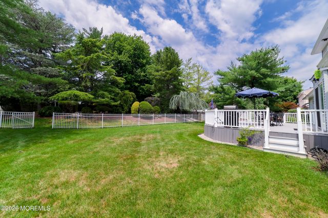 10 Mitchell Court, Marlboro, NJ 07746